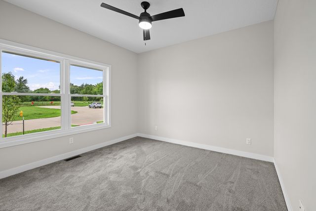 4738 W 11TH Street, Davenport, IA 52804