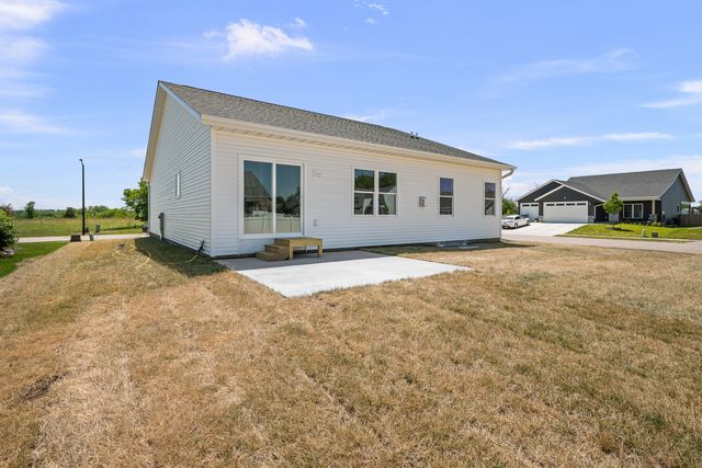 4738 W 11TH Street, Davenport, IA 52804