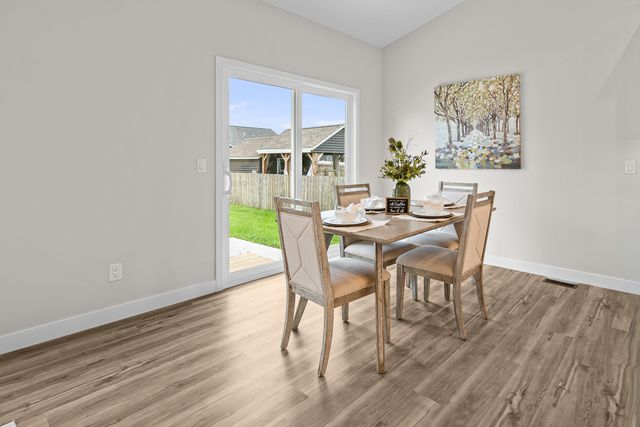 4738 W 11TH Street, Davenport, IA 52804