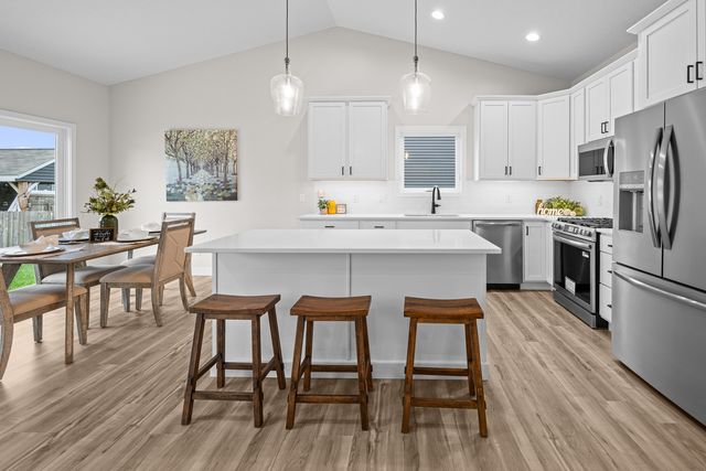 4738 W 11TH Street, Davenport, IA 52804