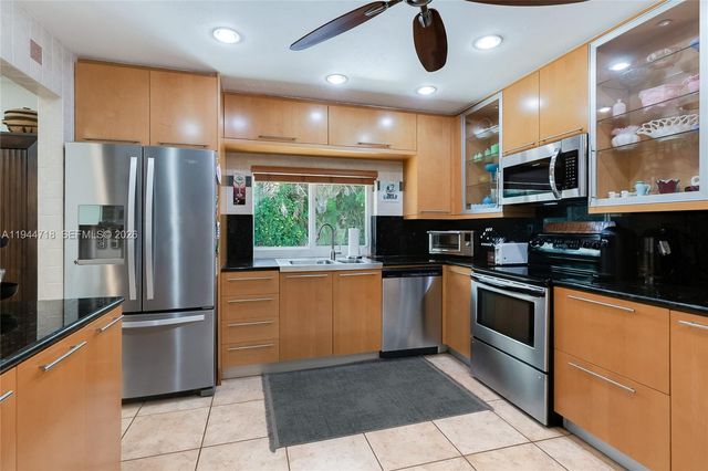 1920 NE 206th Ter, Miami, FL 33179