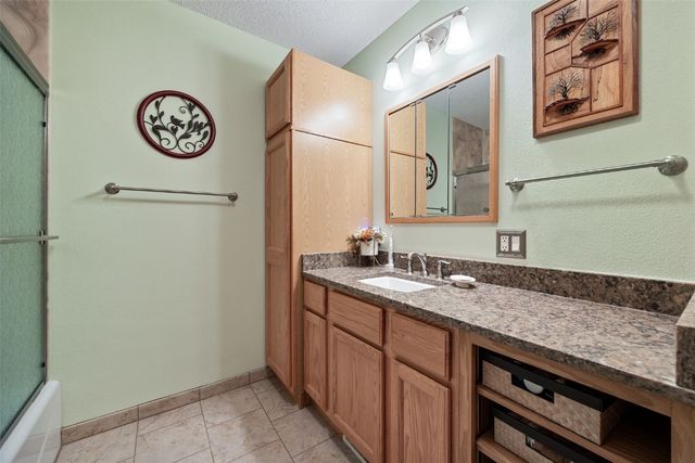 1060 Jensen St., Iowa City, IA 52245