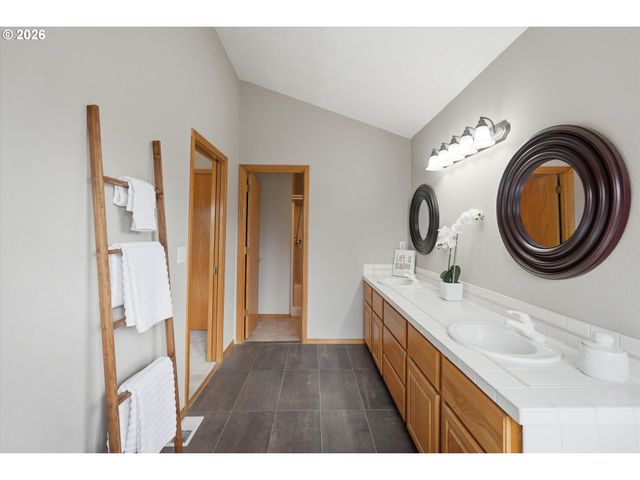 21903 Ne SHAVER St, Fairview, OR 97024