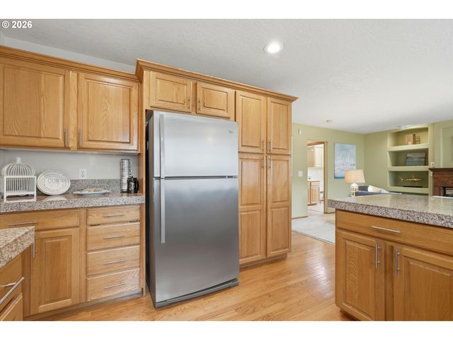 21903 Ne SHAVER St, Fairview, OR 97024