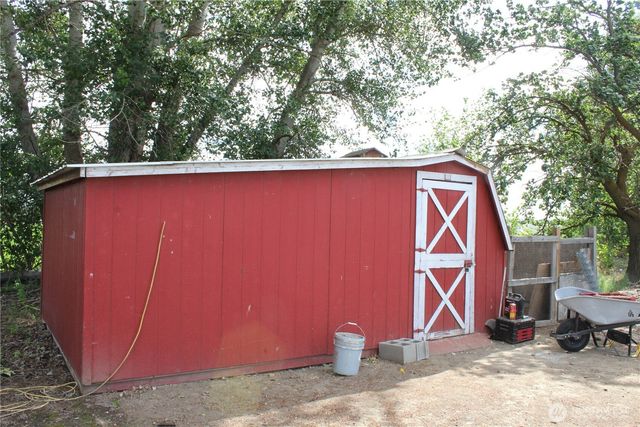 5788 NE Road K, Moses Lake, WA 98837