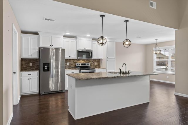 1228 Gentry Dr, Clarksville, TN 37043