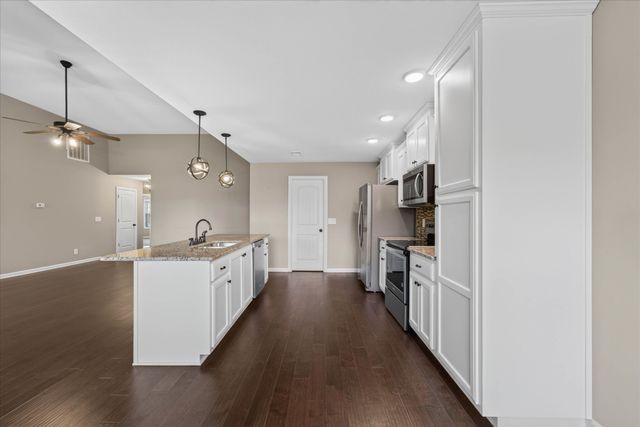 1228 Gentry Dr, Clarksville, TN 37043