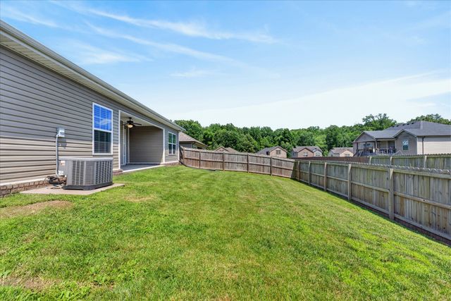 1228 Gentry Dr, Clarksville, TN 37043