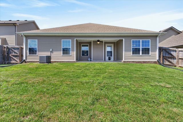 1228 Gentry Dr, Clarksville, TN 37043
