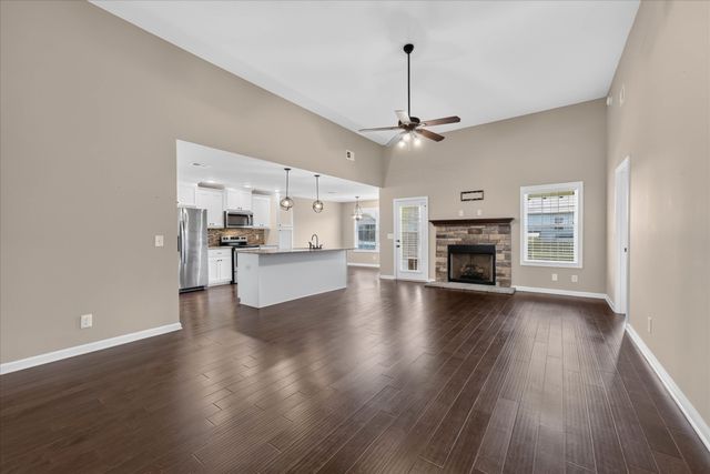 1228 Gentry Dr, Clarksville, TN 37043