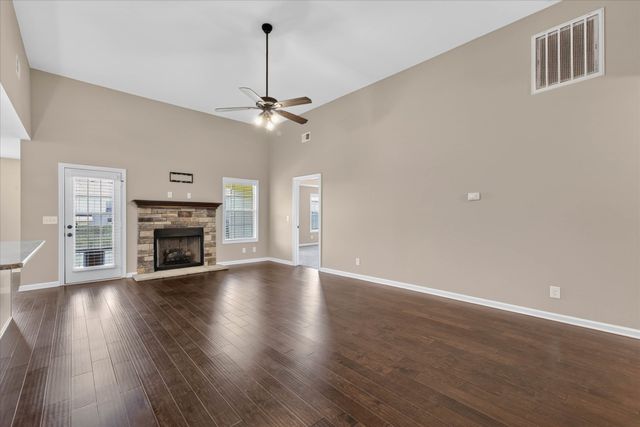 1228 Gentry Dr, Clarksville, TN 37043
