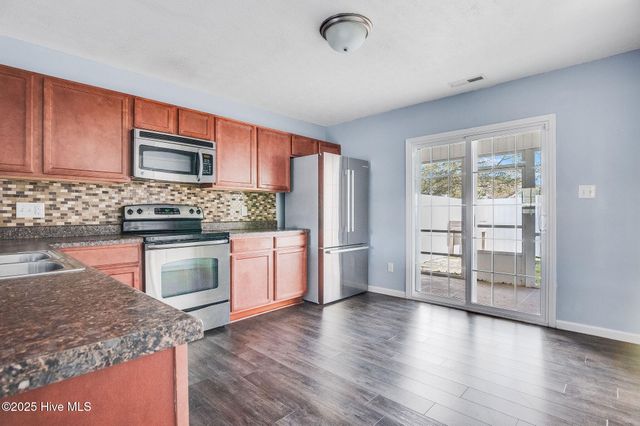 317 Glen Cannon Drive, Jacksonville, NC 28546