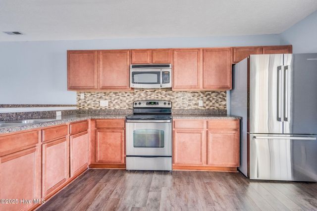 317 Glen Cannon Drive, Jacksonville, NC 28546