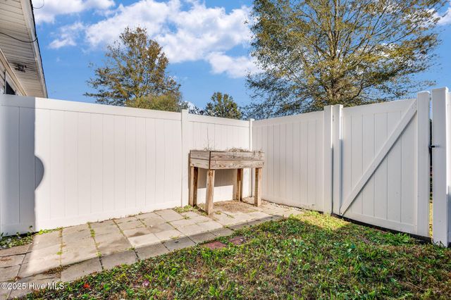 317 Glen Cannon Drive, Jacksonville, NC 28546