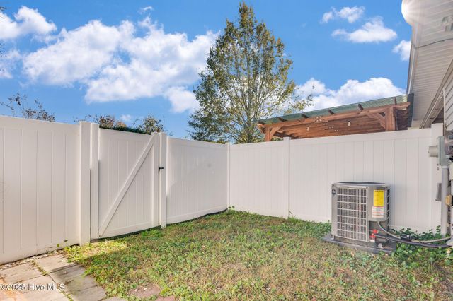 317 Glen Cannon Drive, Jacksonville, NC 28546