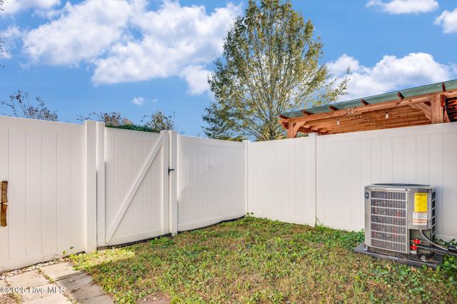 317 Glen Cannon Drive, Jacksonville, NC 28546