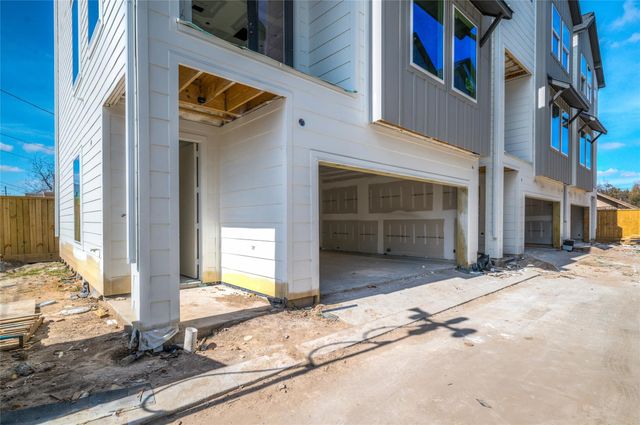 904 Kern Street C, Houston, TX 77009