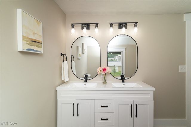 301 S Lyman Street, Wadsworth, OH 44281