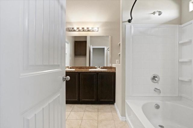 7013 Mohegan Drive, Fort Worth, TX 76179