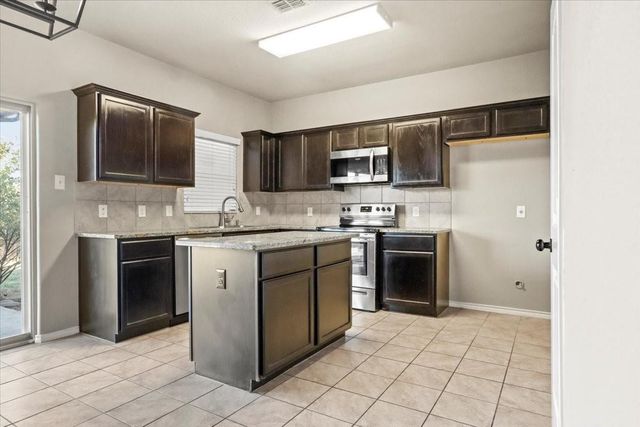 7013 Mohegan Drive, Fort Worth, TX 76179