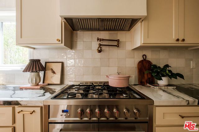 7510 S Harvard Boulevard, Los Angeles, CA 90047