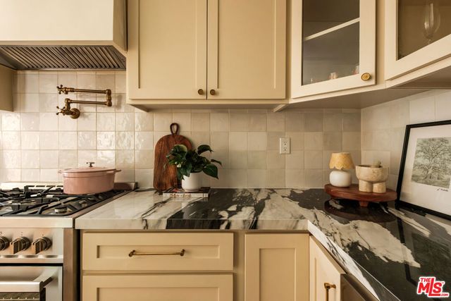 7510 S Harvard Boulevard, Los Angeles, CA 90047