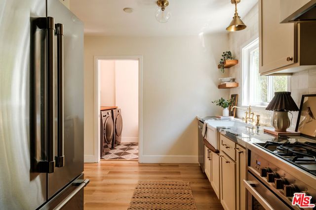 7510 S Harvard Boulevard, Los Angeles, CA 90047