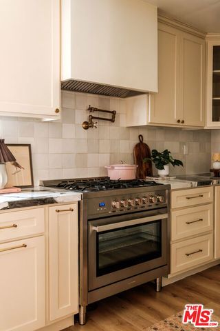 7510 S Harvard Boulevard, Los Angeles, CA 90047