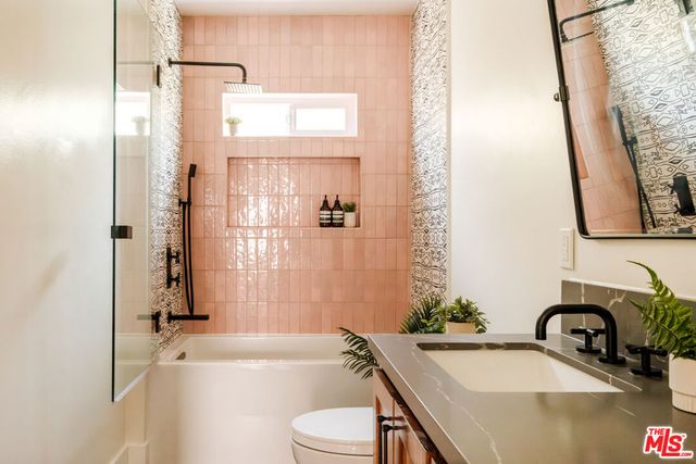 7510 S Harvard Boulevard, Los Angeles, CA 90047