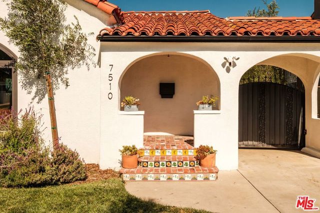 7510 S Harvard Boulevard, Los Angeles, CA 90047