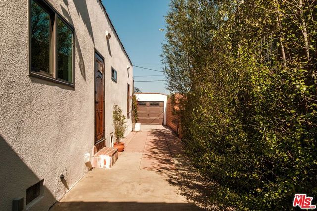 7510 S Harvard Boulevard, Los Angeles, CA 90047