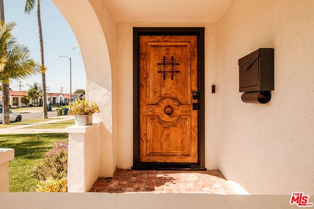 7510 S Harvard Boulevard, Los Angeles, CA 90047