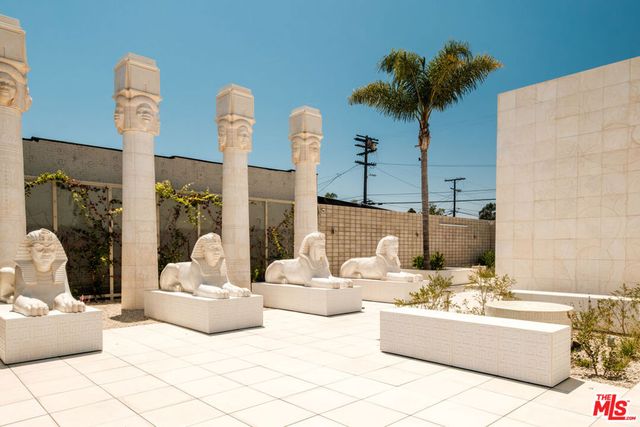 7510 S Harvard Boulevard, Los Angeles, CA 90047