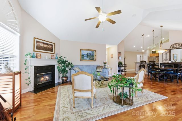 36 Craggy Vista Drive, Swannanoa, NC 28778