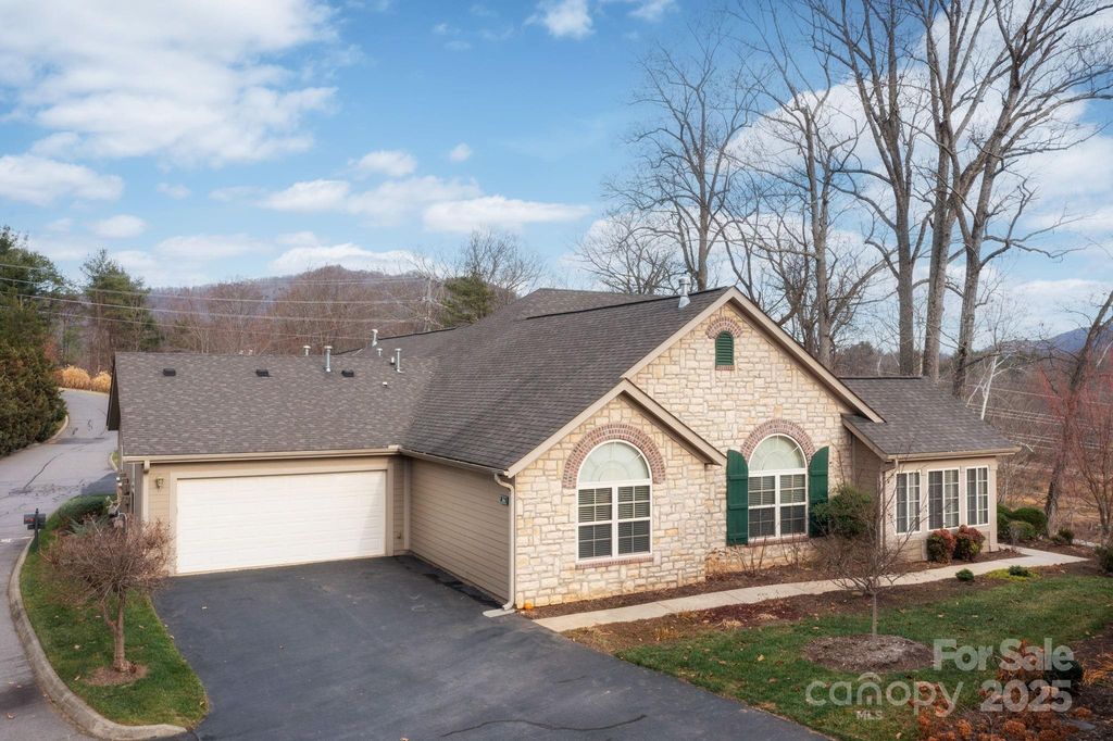 36 Craggy Vista Drive, Swannanoa, NC 28778
