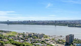 200 Winston 2912, Cliffside Park, NJ 07010