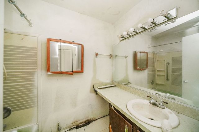 1025 S Ardmore Avenue, Villa Park, IL 60181