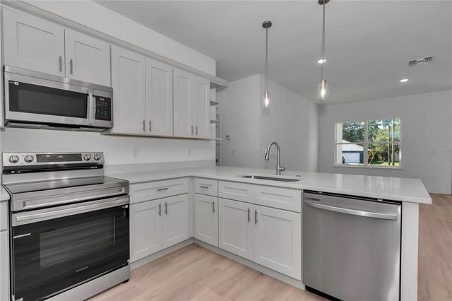 1217 W FAN DRIVE, Citrus Springs, FL 34434