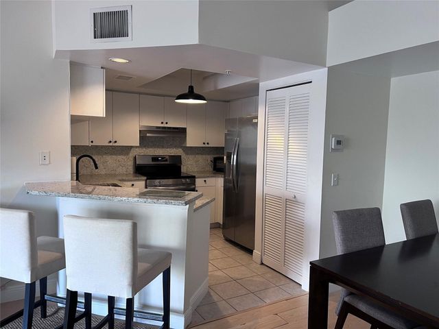 2021 SE 10th Avenue 219, Fort Lauderdale, FL 33316