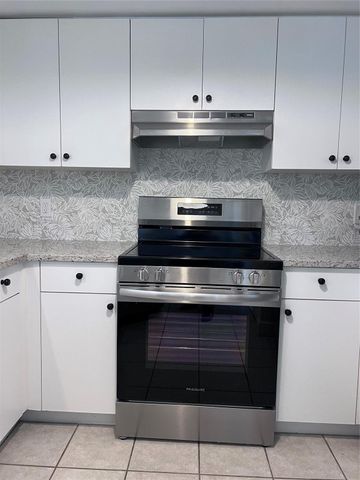 2021 SE 10th Avenue 219, Fort Lauderdale, FL 33316