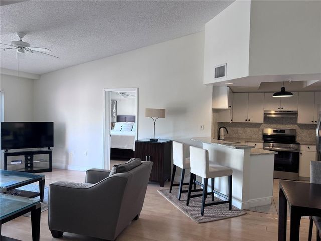 2021 SE 10th Avenue 219, Fort Lauderdale, FL 33316