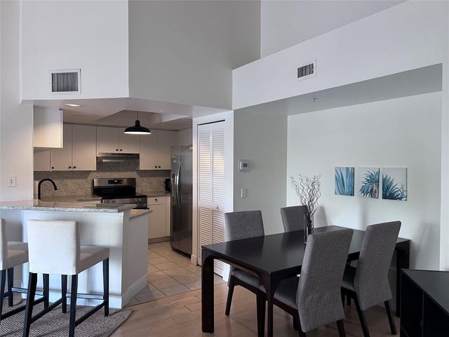 2021 SE 10th Avenue 219, Fort Lauderdale, FL 33316