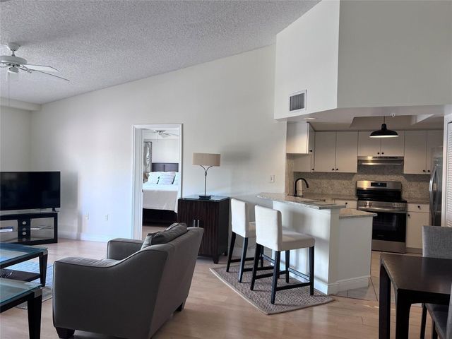 2021 SE 10th Avenue 219, Fort Lauderdale, FL 33316