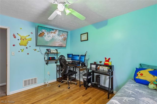1570 N County Line Road, Madison, OH 44057