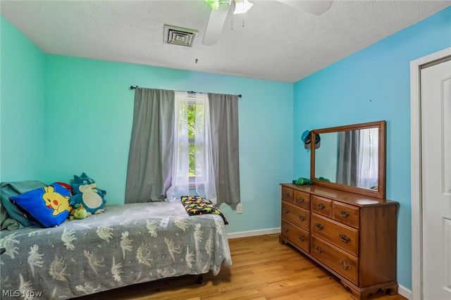 1570 N County Line Road, Madison, OH 44057