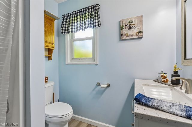1570 N County Line Road, Madison, OH 44057