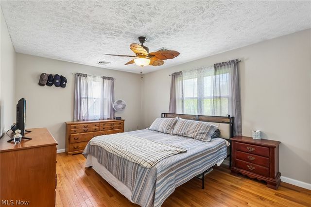 1570 N County Line Road, Madison, OH 44057