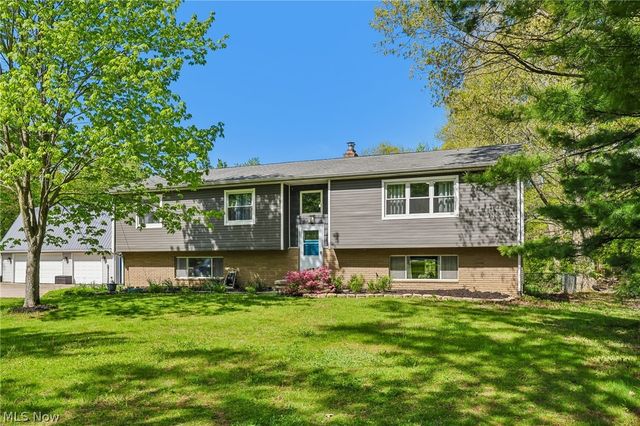 1570 N County Line Road, Madison, OH 44057