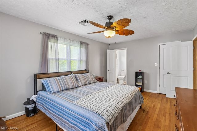 1570 N County Line Road, Madison, OH 44057