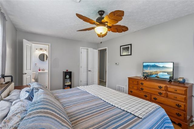 1570 N County Line Road, Madison, OH 44057